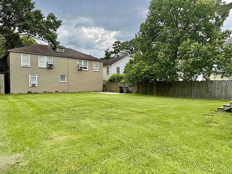 2554 Zeeland Ave — Photo 10