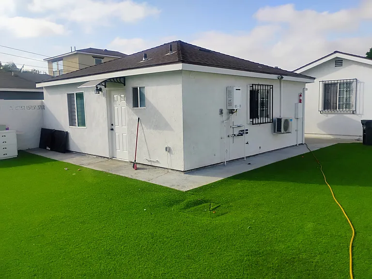 3835 Walnut Ave — Photo 3