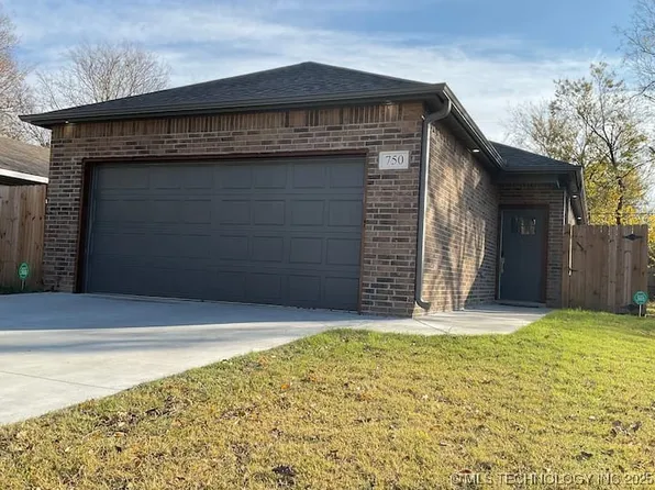 750 E Queen Pl, Tulsa, OK 74106