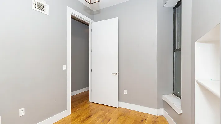 Rented by Nooklyn NYC LLC | media 6