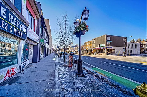 843 Danforth Ave #UPPER Photo 1