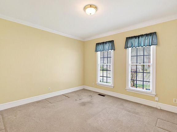 5th image of 913 Tanworth Dr