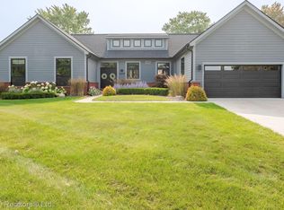 12239 Cherrywood Ct, Plymouth, MI 48170