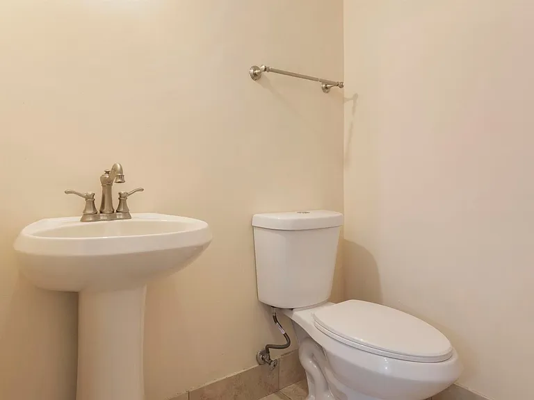 3028 Waterside Cir — Photo 20