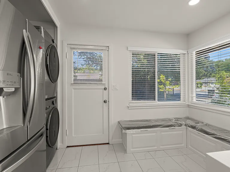175 N El Monte Ave — Photo 11