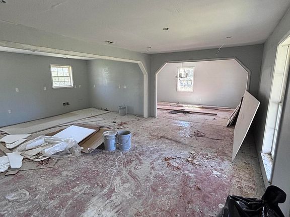 4th image of 258 Mount Pleasant Rd