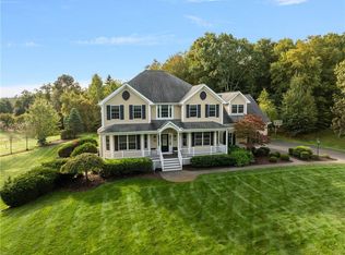 15 Squirrel Ln, East Greenwich, RI 02818