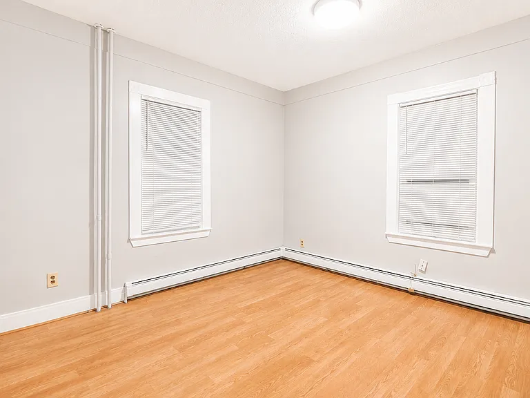71 Thornton St #1 — Photo 8