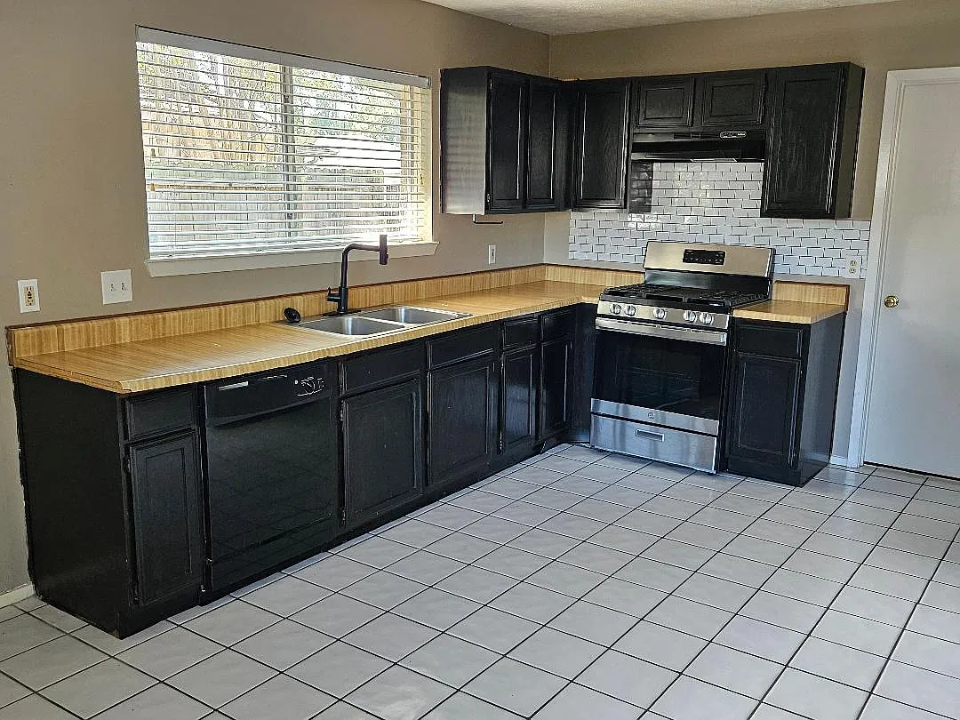 17306 Thorhill St — Photo 1