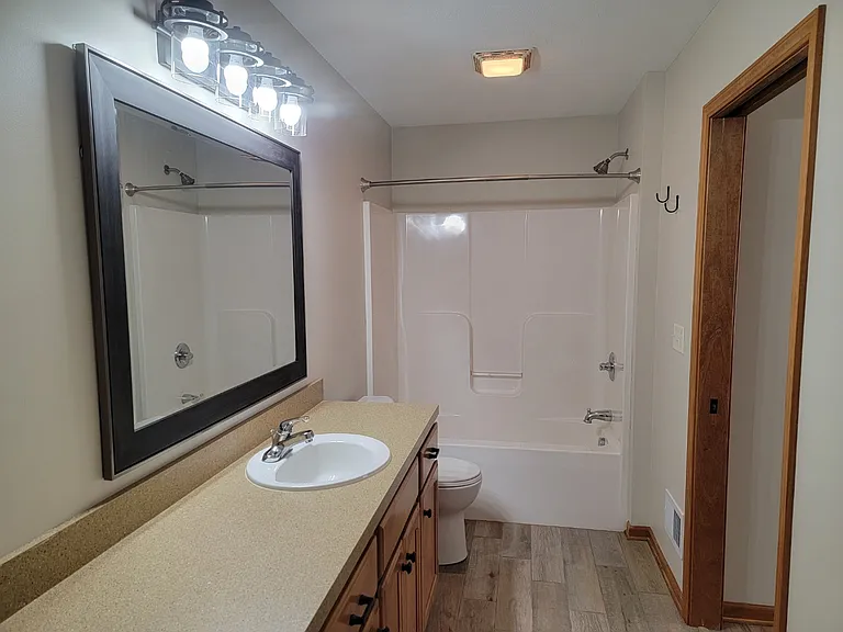 9673 Little Creek Ct — Photo 6