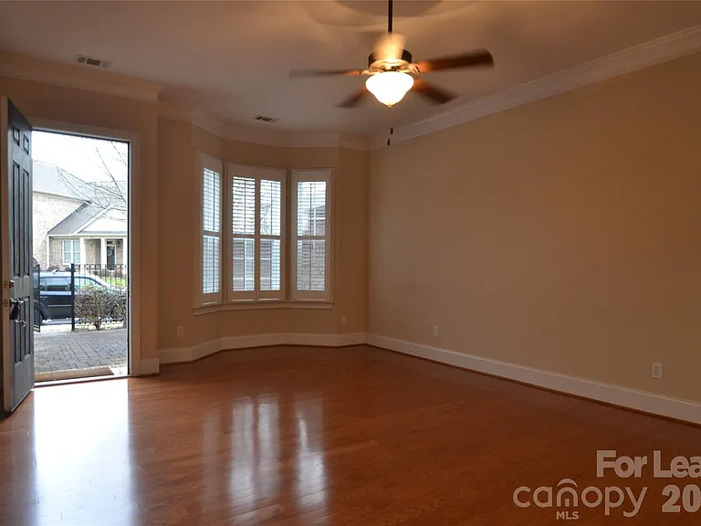 6005 Village Dr NW — Photo 10