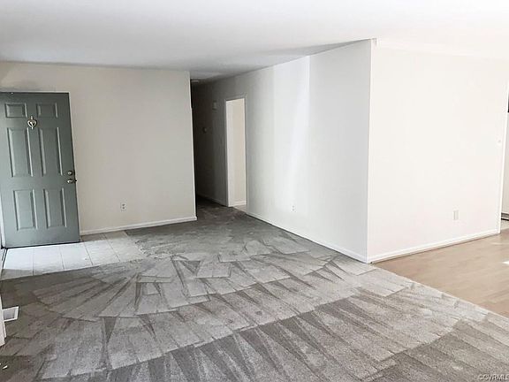 3rd image of 10221 Mantua Ln