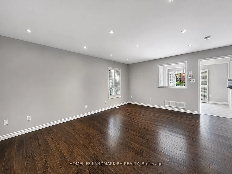 8 McKennon St — Photo 6