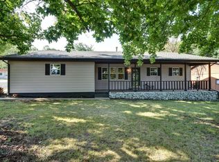 2824 E Bergman Dr, Springfield, MO 65802