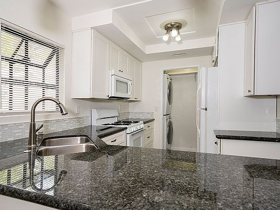 4th image of 1075 Shadowridge Dr Unit 67