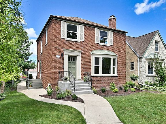 3rd image of 1728 N 76th Ave