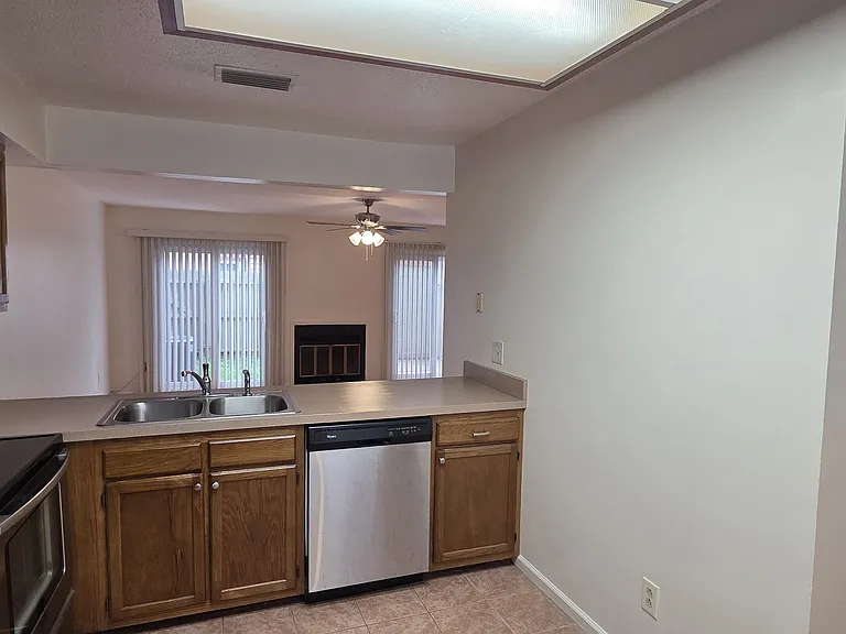 1422 Northface Ct — Photo 2