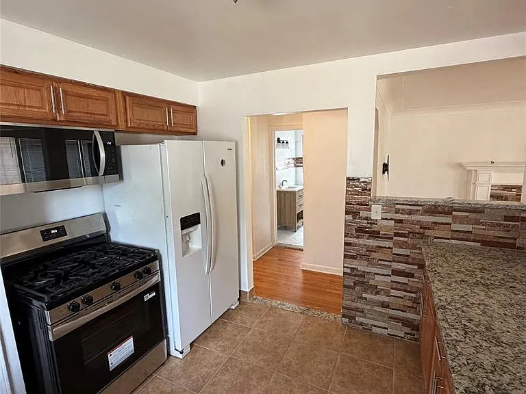 16729 W Outer Dr — Photo 8