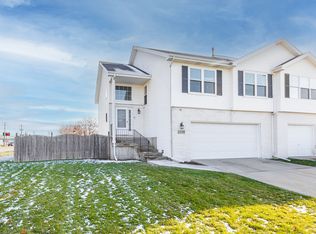 2398 Caton Crest Dr, Crest Hill, IL 60403