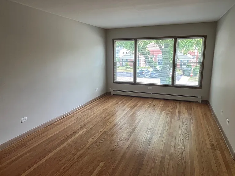 1334 Woodview Ln #1E — Photo 2