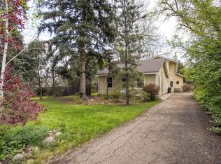 906 S Chase St, Lakewood, CO 80226