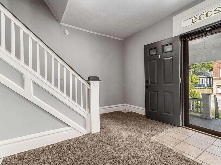 2339 Summit St — Photo 5