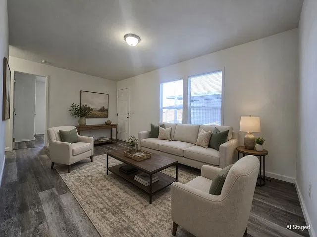 3 bed, 1056 sqft, $1,920 — Photo 4