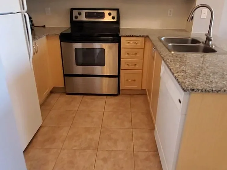 75 S Town Centre Blvd #1207 — Photo 8