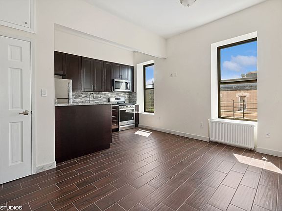 4th image of 311 Saint Anns Ave APT 3B