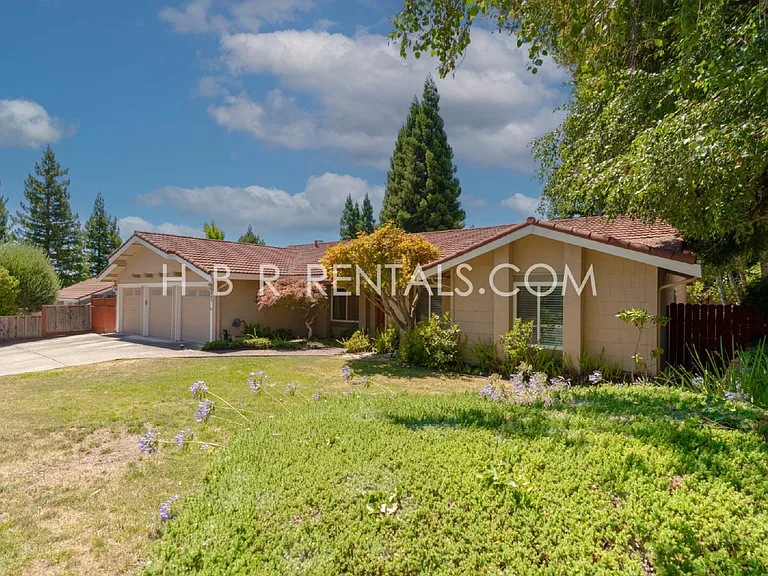 2865 Morgan Dr — Photo 3