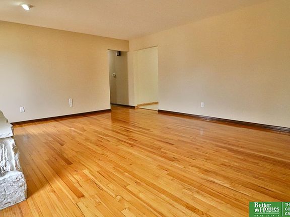 4th image of 4926 S 50th St