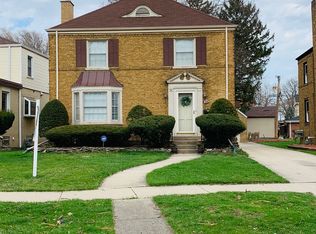 555 E Parkway Rd, Riverside, IL 60546