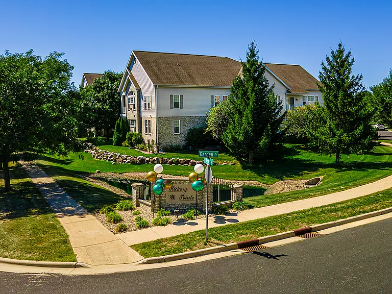 Hickory Pointe — Photo 6