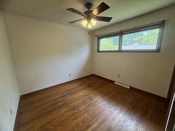 5th image of 1906 E Maxwell Ln