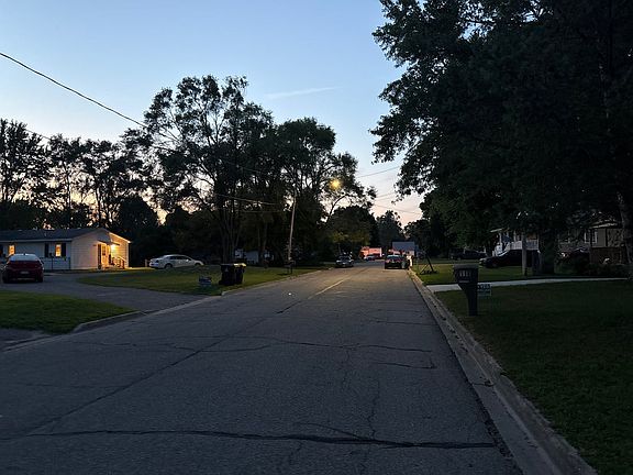 4th image of 110 N Maxwell St