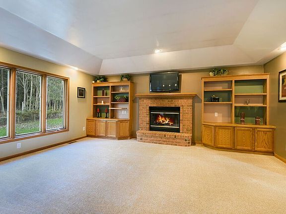 5th image of 605 Ventura Way