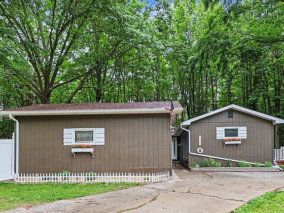 5th image of 17700 Thornapple Ln