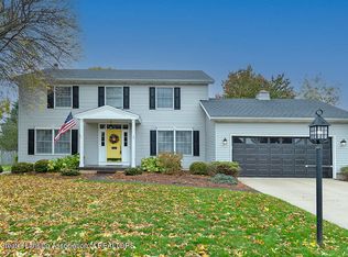 646 Canoga Ln, Haslett, MI 48840