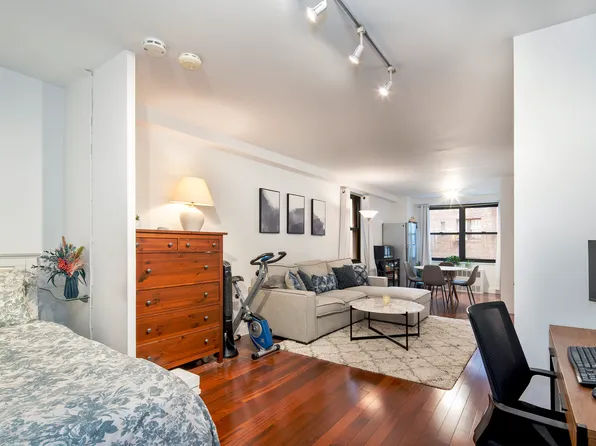 305 East 40th Street 5X image 2 of 12