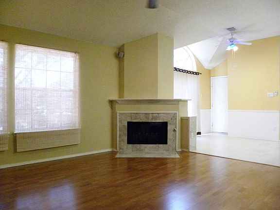 4th image of 7924 Hazeltine Dr