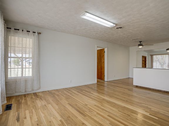 5th image of 905 10th St