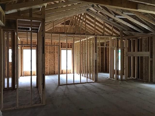 2nd image of 100 Golden Oaks Way