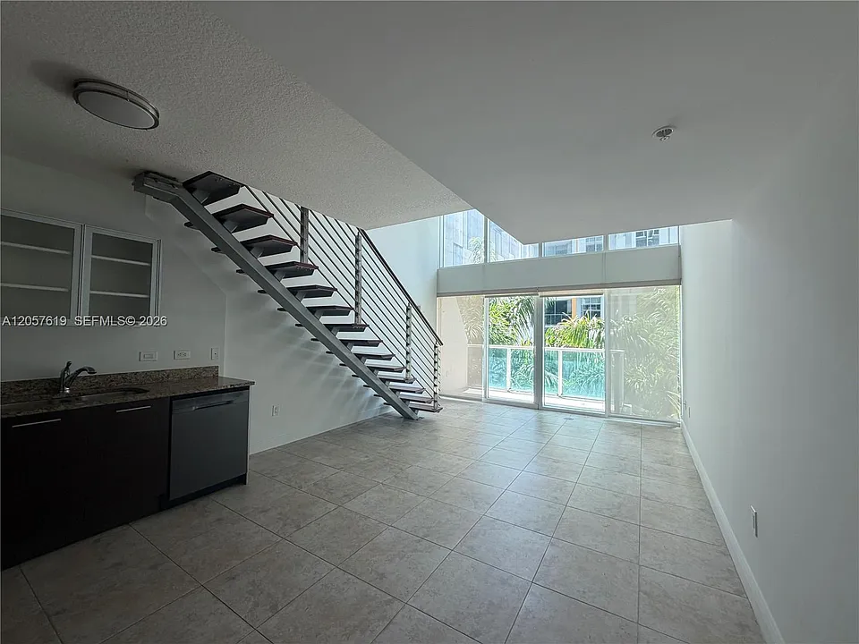 41 SE 5th St #404
