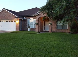 6352 Lake Plantation Dr, Jacksonville, FL 32244