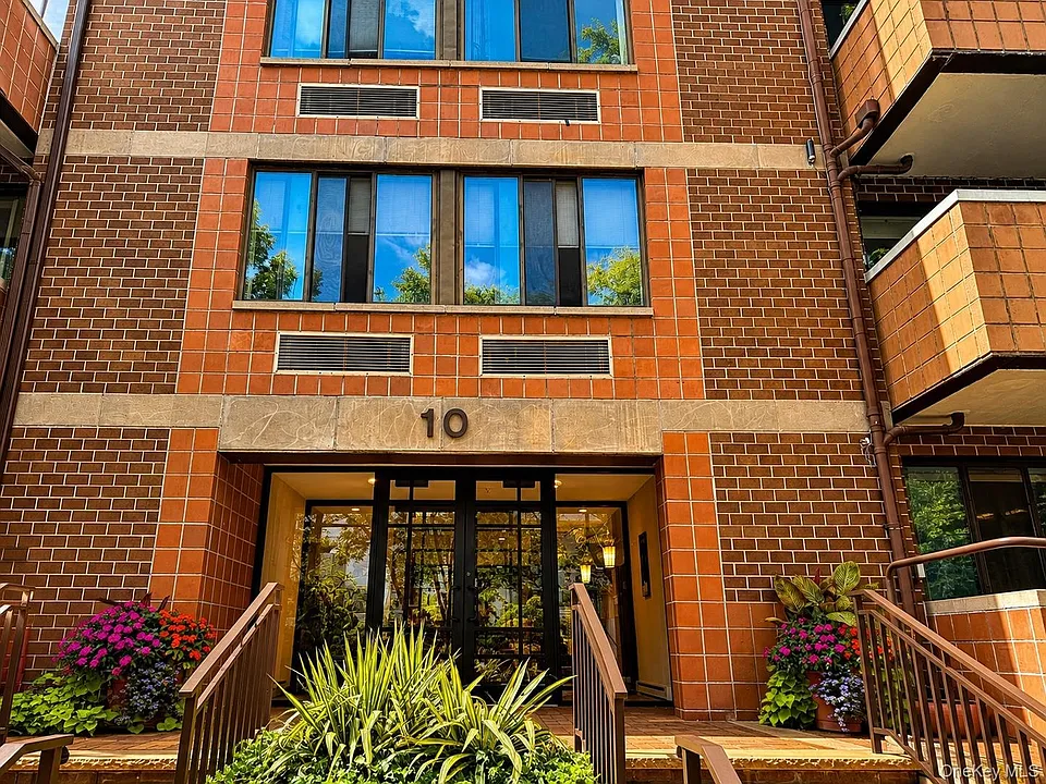 10 Canterbury Rd #1B
