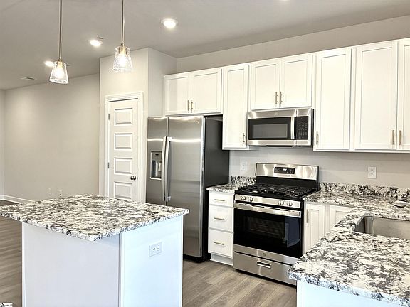 3rd image of 1428 Johnstone Dr