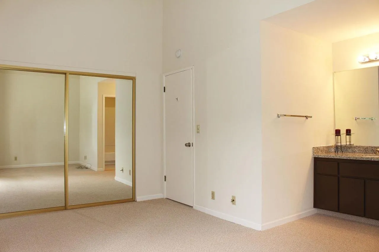 1204 Bird Ave photo 1