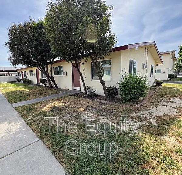 340 S Blackstone St #D — Photo 1