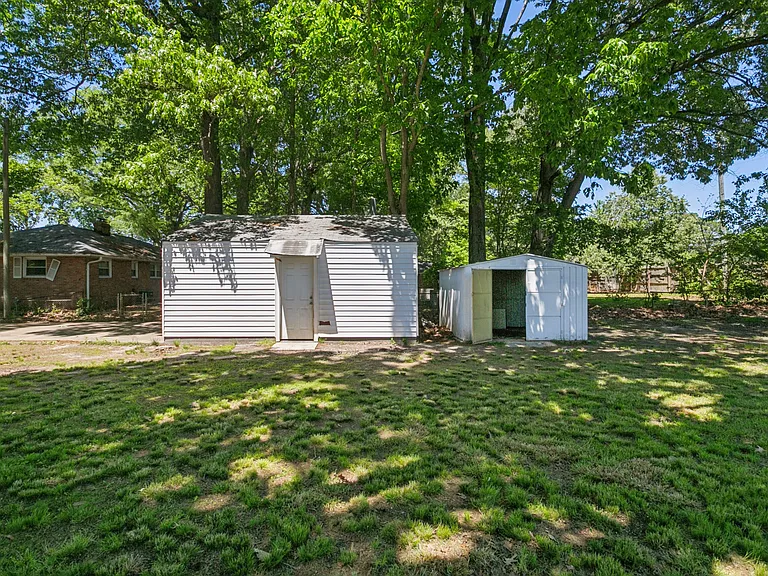 314 Martha Lee Dr — Photo 33