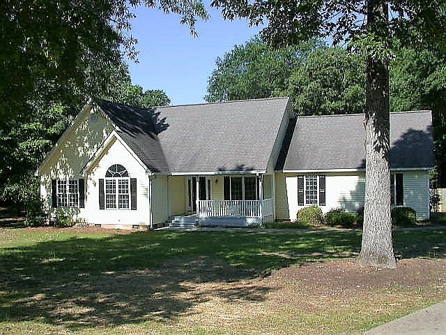 1st image of 303 Ferncliff Dr
